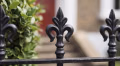 MN136 fleur-de-lis rail head in close-up